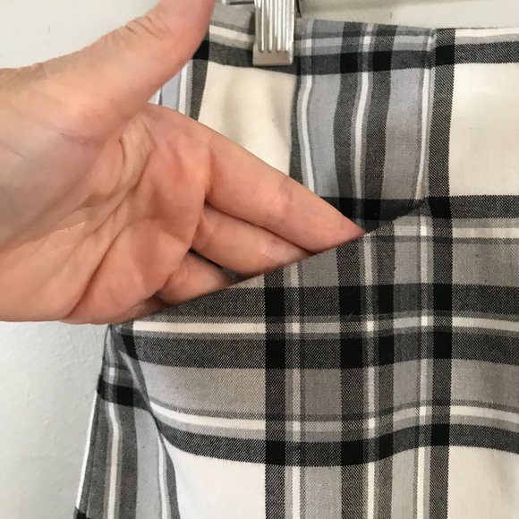 BLack and White Outback Red Plaid Mini Skirt Sz 6 - Picture 3 of 7